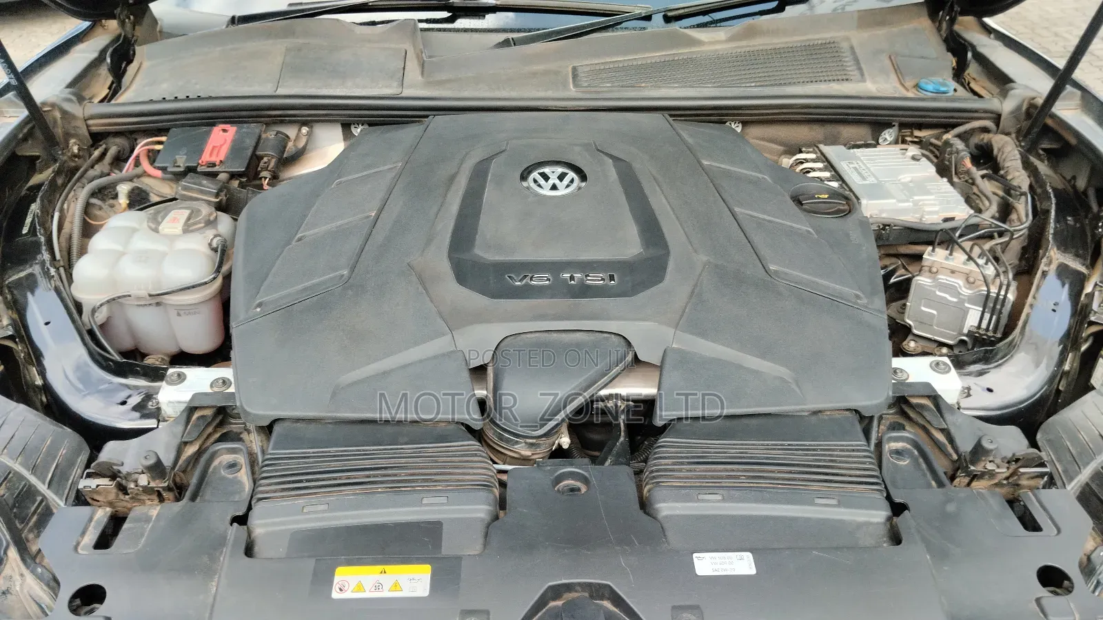 Volkswagen Touareg 2022 Brown