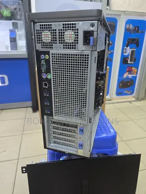 Desktop Computer Dell Precision 5820 32GB Intel Xeon SSD 512GB