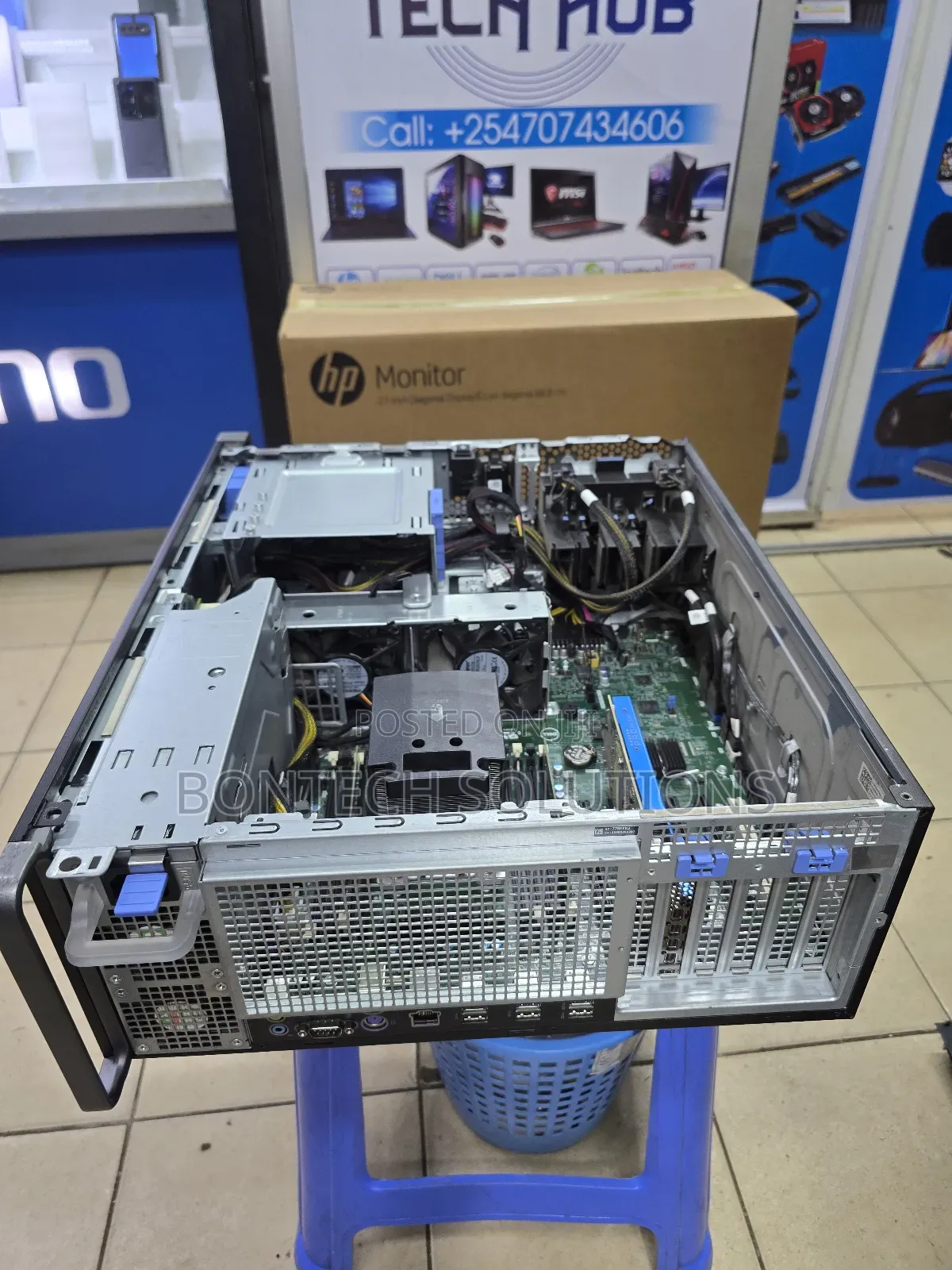 Desktop Computer Dell Precision 5820 32GB Intel Xeon SSD 512GB