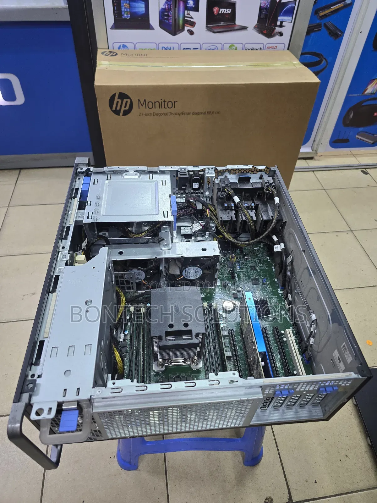 Desktop Computer Dell Precision 5820 32GB Intel Xeon SSD 512GB