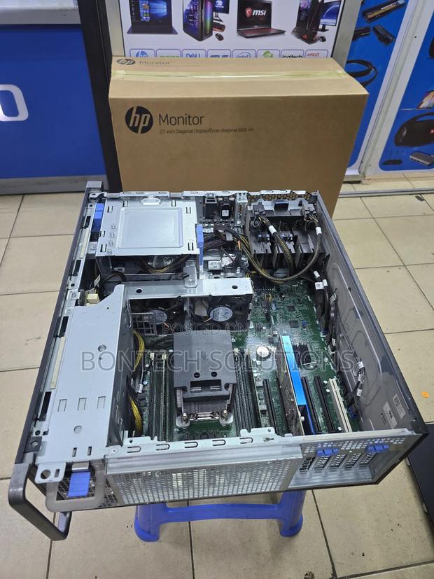 Desktop Computer Dell Precision 5820 32GB Intel Xeon SSD 512GB - thumbnail 6