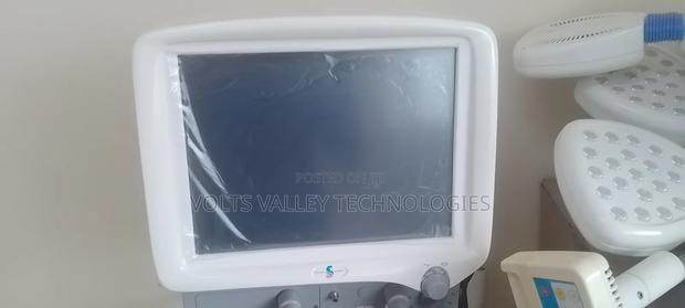 Icu Ventilator - thumbnail 2