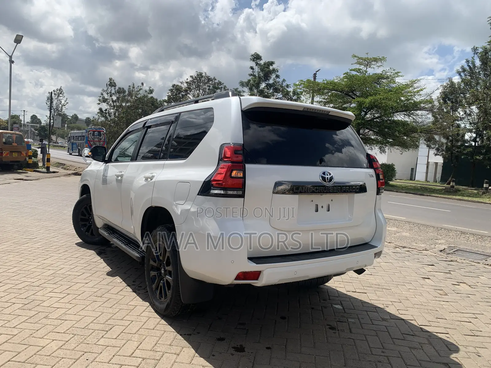 Toyota Land Cruiser Prado 2.8 2020 White