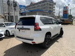Toyota Land Cruiser Prado 2.8 2020 White
