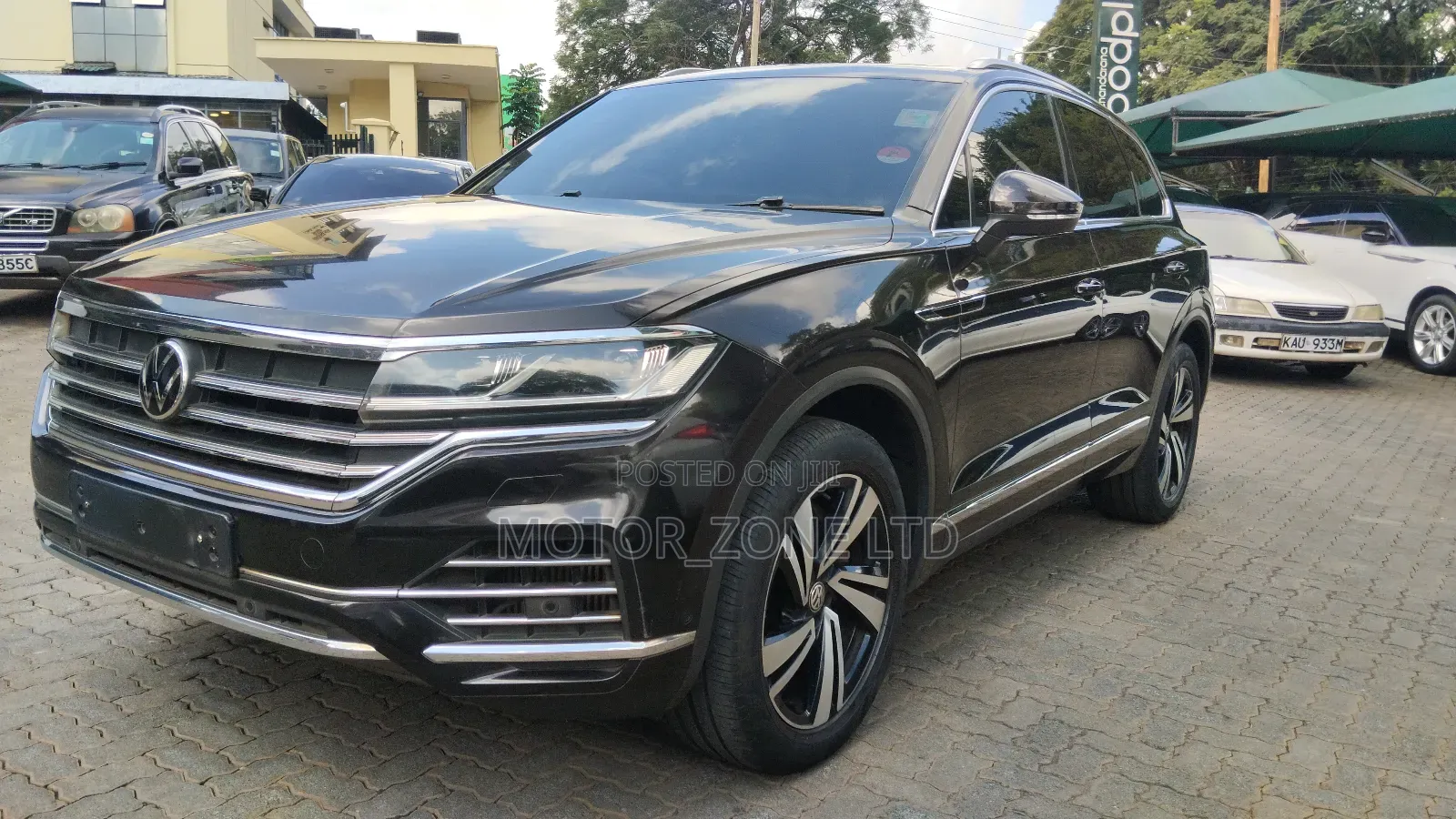Volkswagen Touareg 2022 Brown