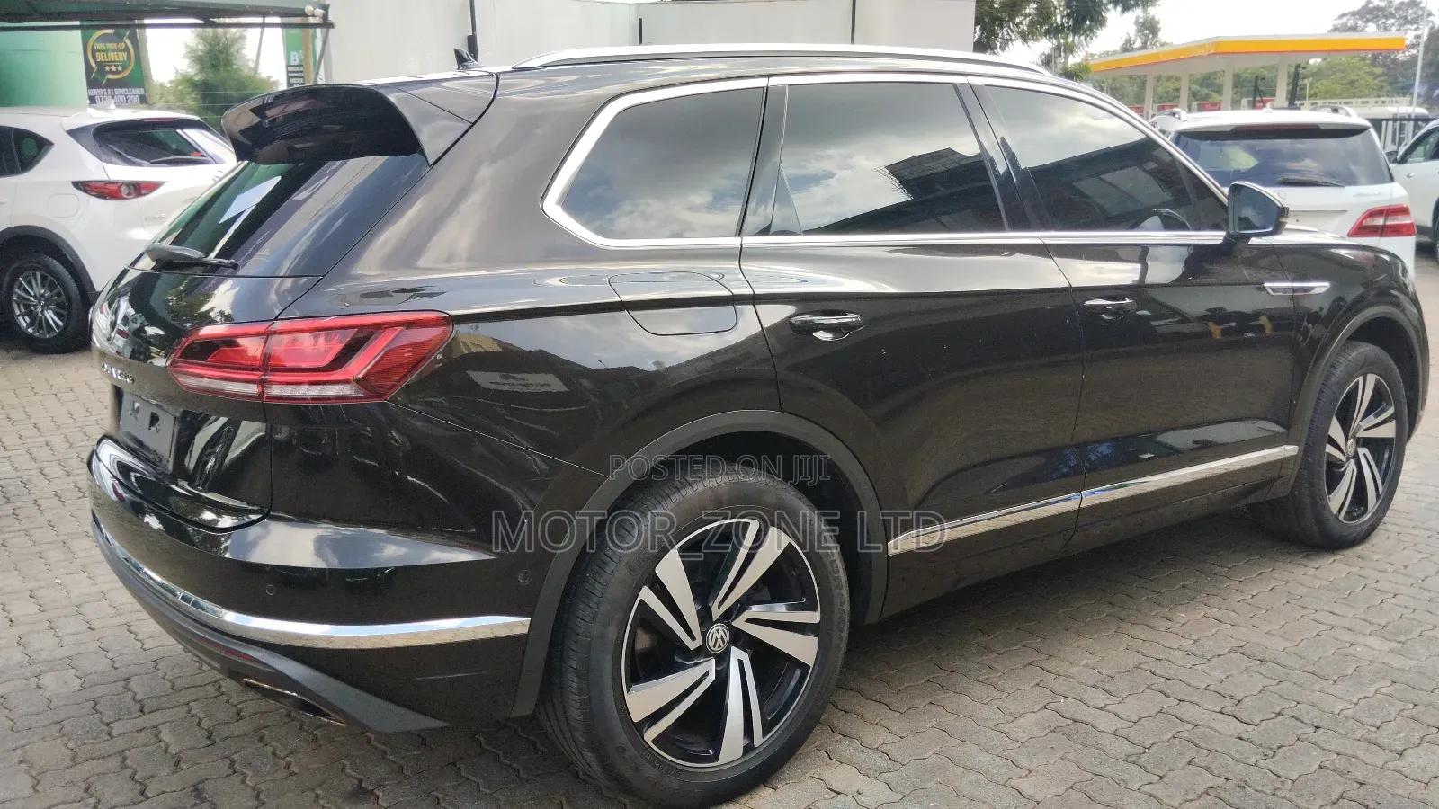 Volkswagen Touareg 2022 Brown