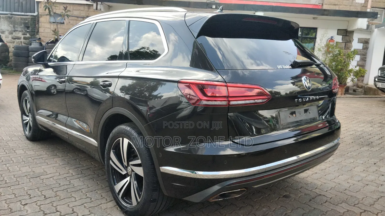 Volkswagen Touareg 2022 Brown