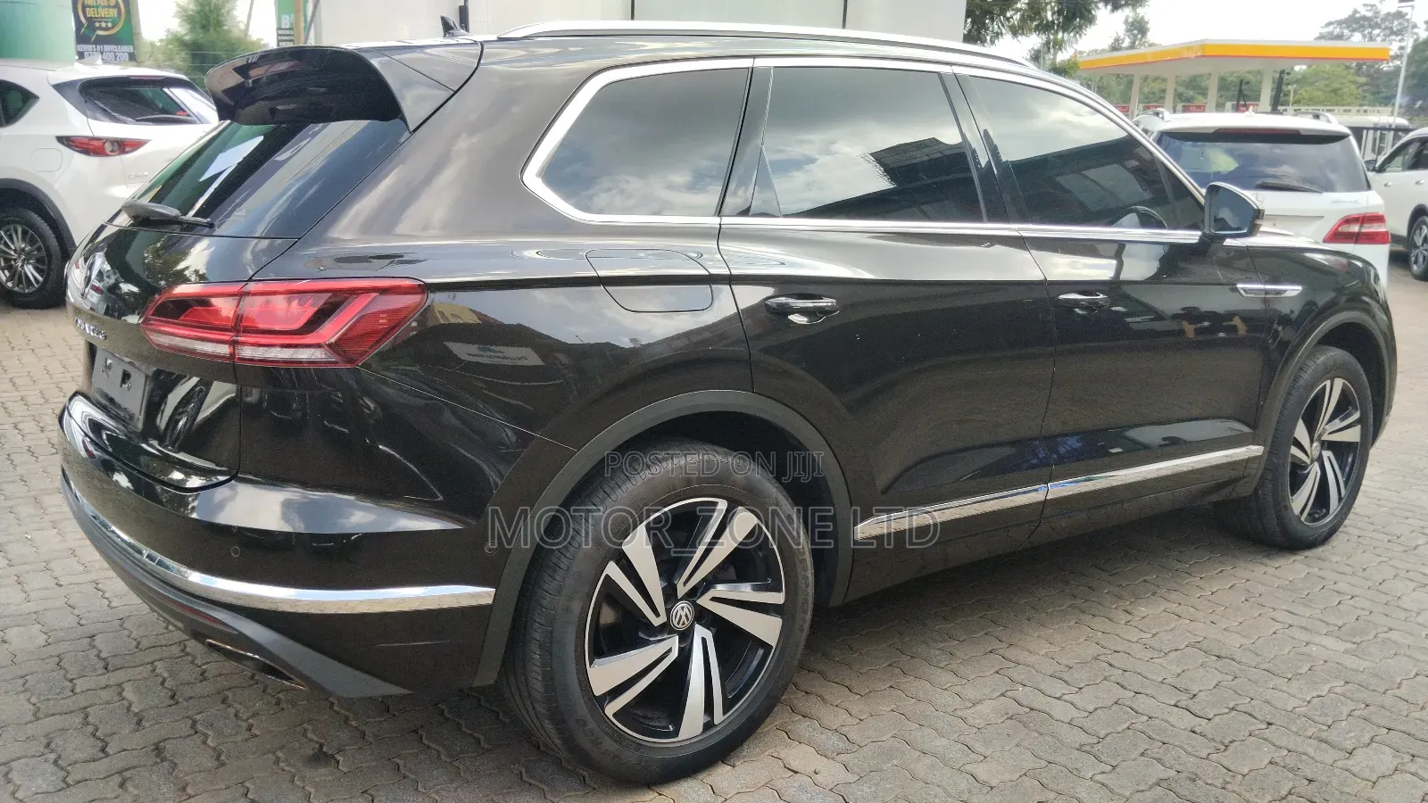 Volkswagen Touareg 2022 Brown