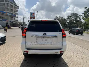 Toyota Land Cruiser Prado 2.8 2019 White
