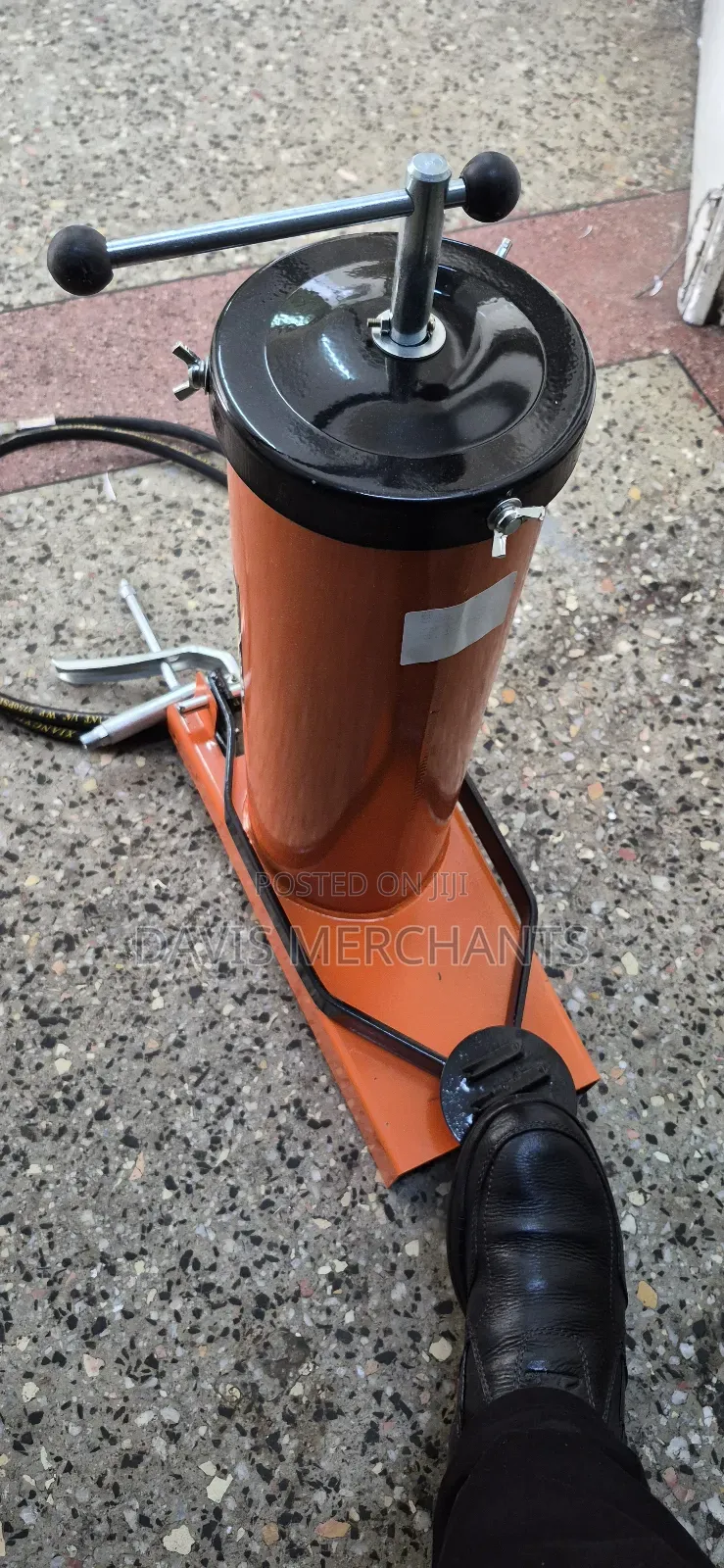 Foot Grease Bucket With 10kg Capacity