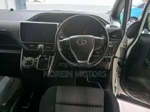 Toyota Voxy 2019 Pearl