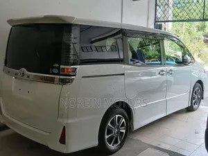 Toyota Voxy 2019 Pearl