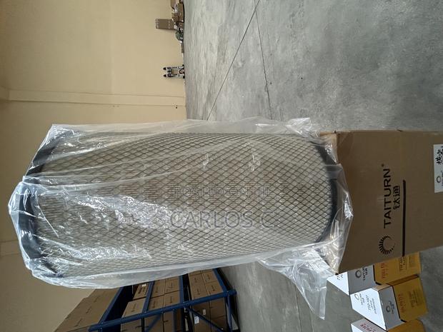 Sinotruck Nx High Quality Air Cleaner 371/380/400