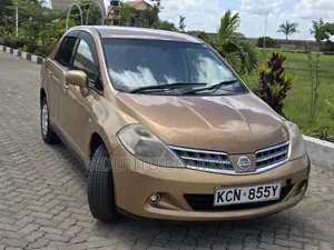 Nissan Tiida 2010 Gold