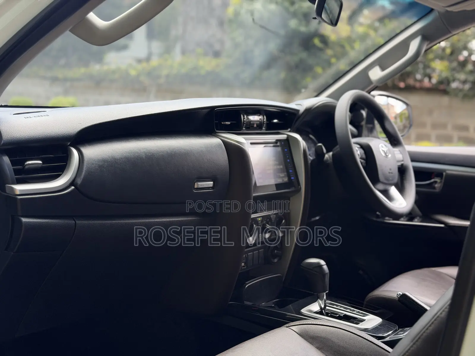 Toyota Fortuner 2.4 D AWD 2019 White