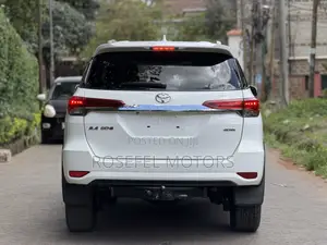 Toyota Fortuner 2.4 D AWD 2019 White