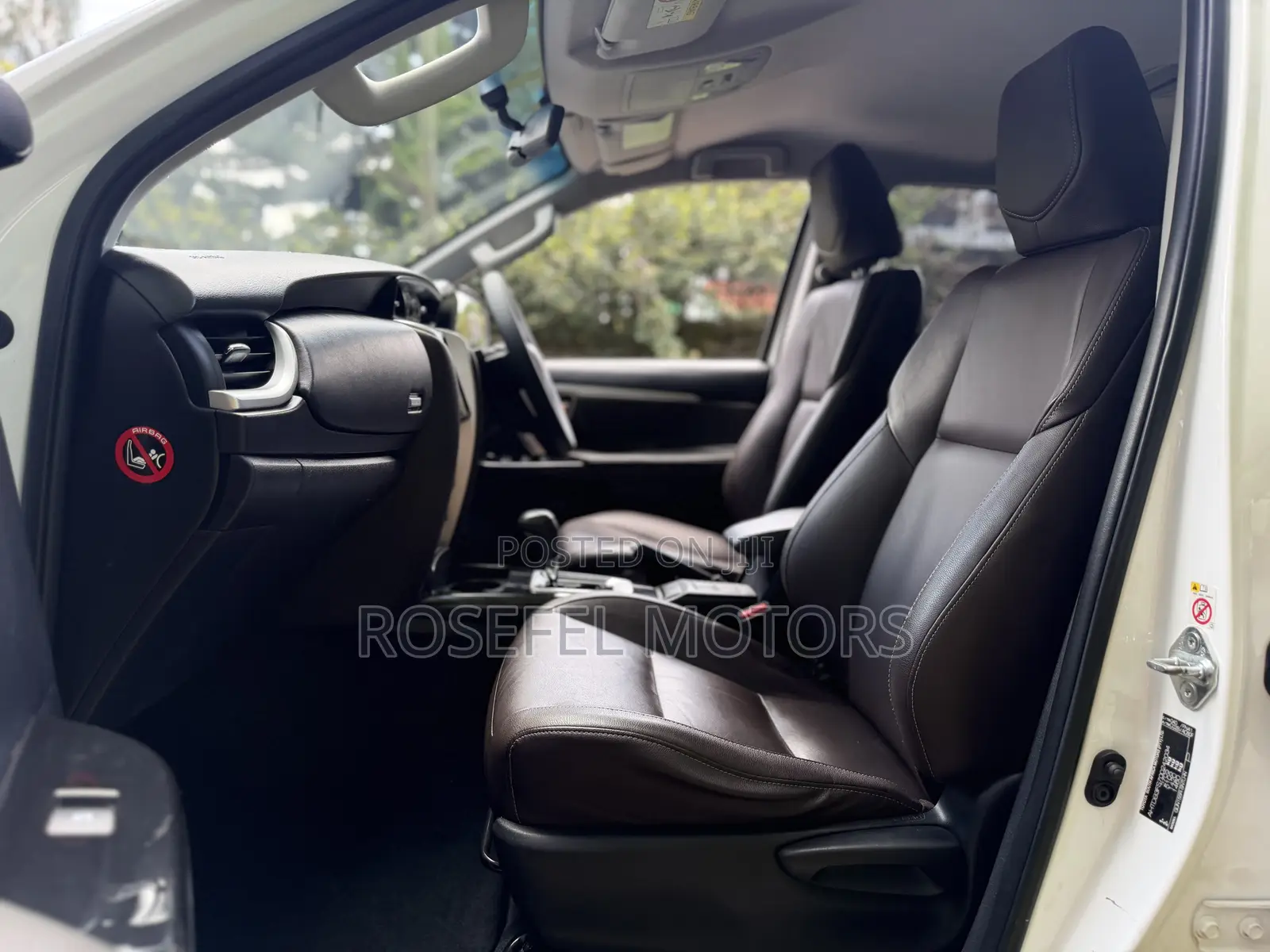 Toyota Fortuner 2.4 D AWD 2019 White
