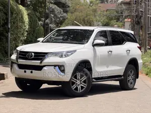 Toyota Fortuner 2.4 D AWD 2019 White