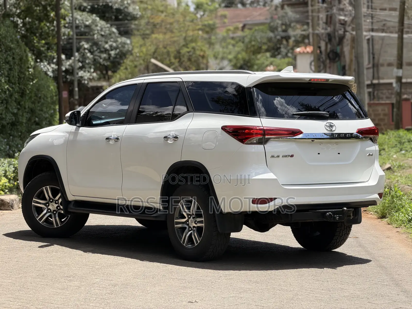 Toyota Fortuner 2.4 D AWD 2019 White