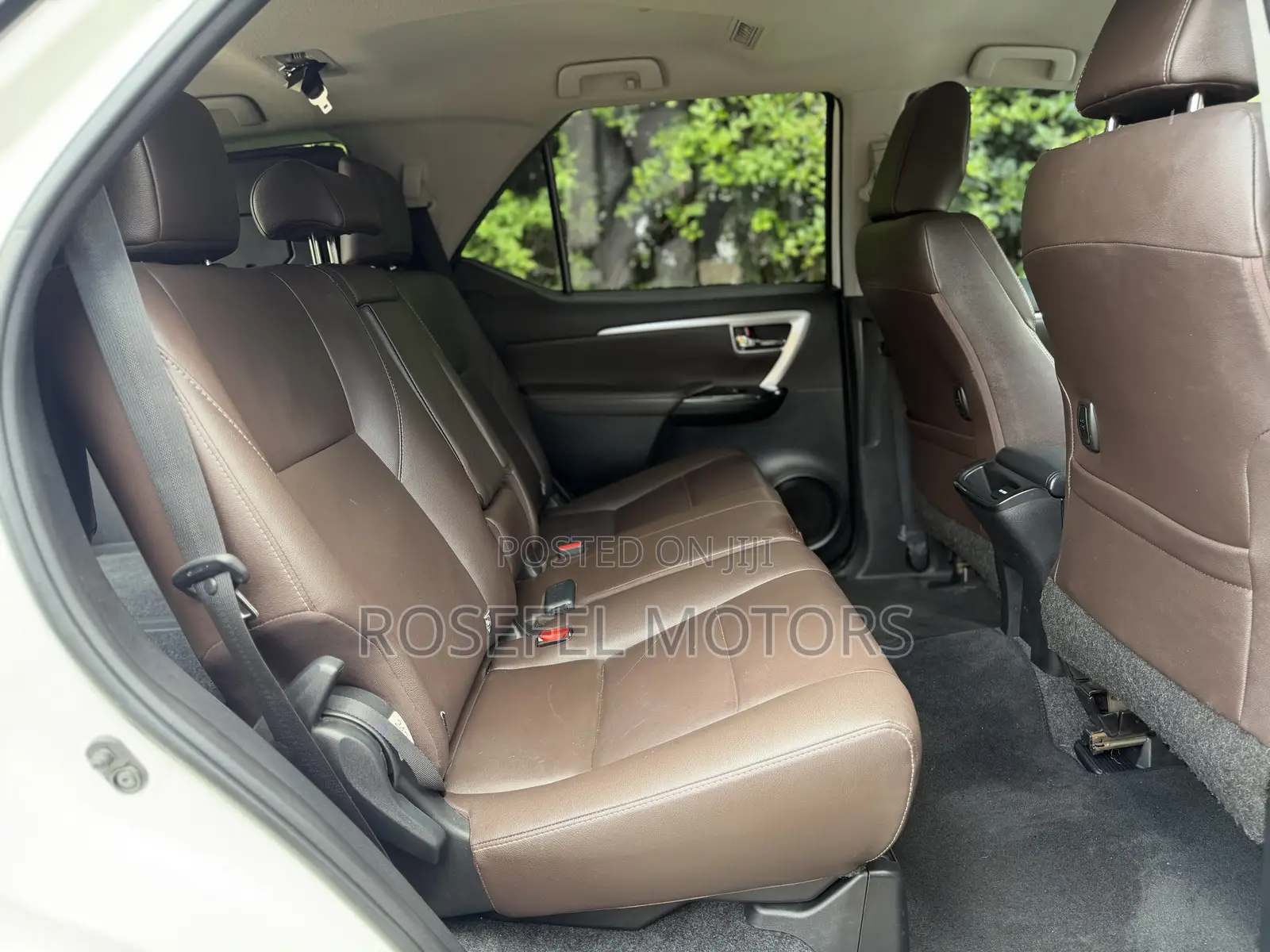 Toyota Fortuner 2.4 D AWD 2019 White