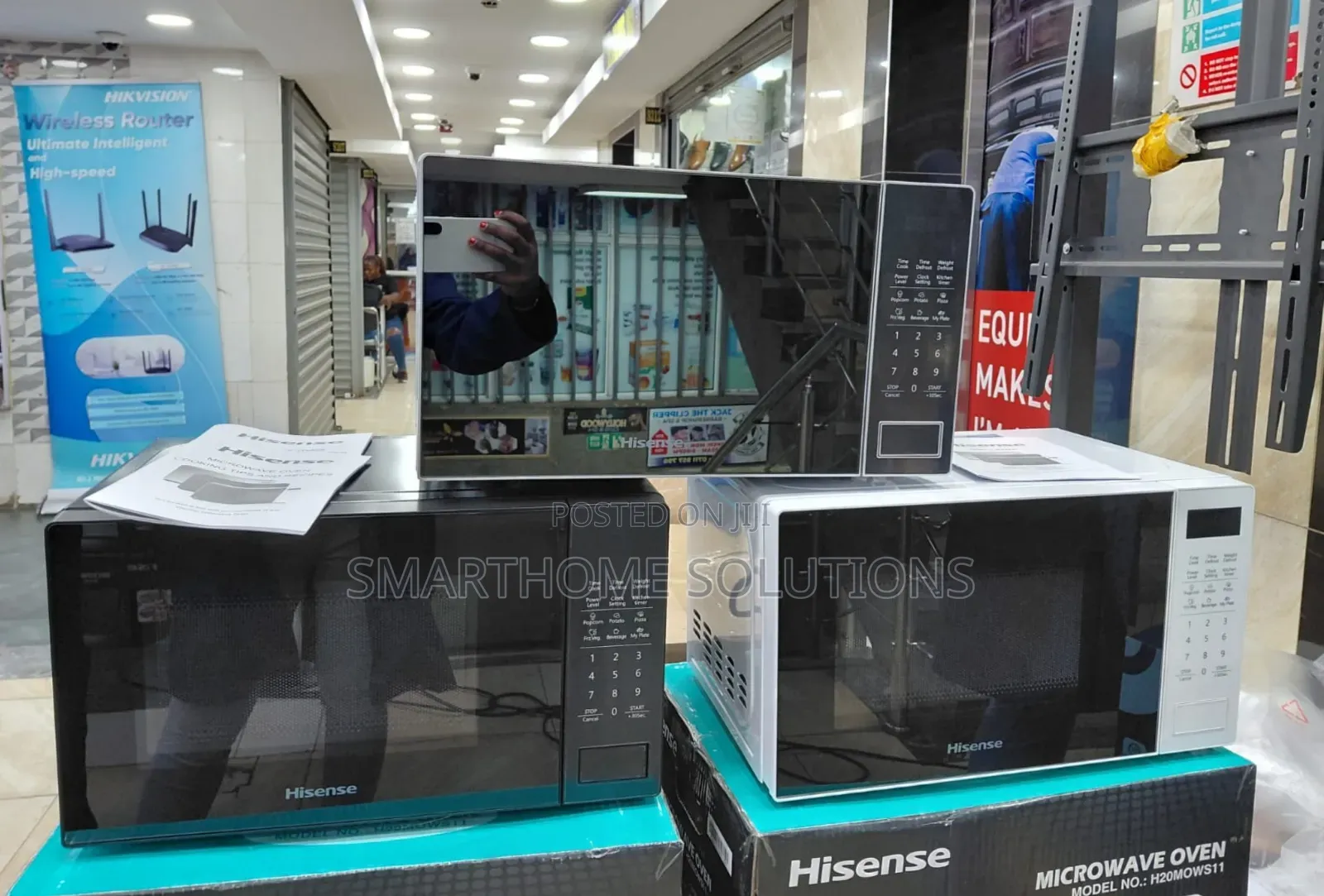 Hisense Microwave 20 Liters Silver and Black Colour Digital