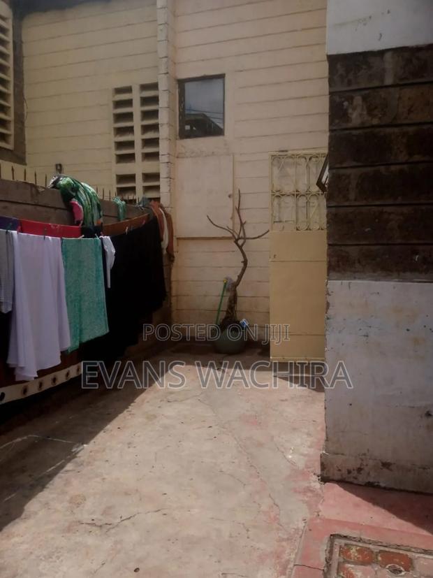 8bdrm Maisonette in Komarock Estate for sale - thumbnail 2