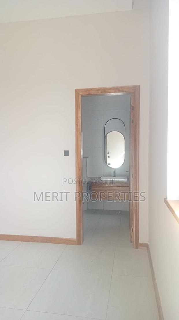 Luxurious Four Bedroom Apartment for Rent - thumbnail 3