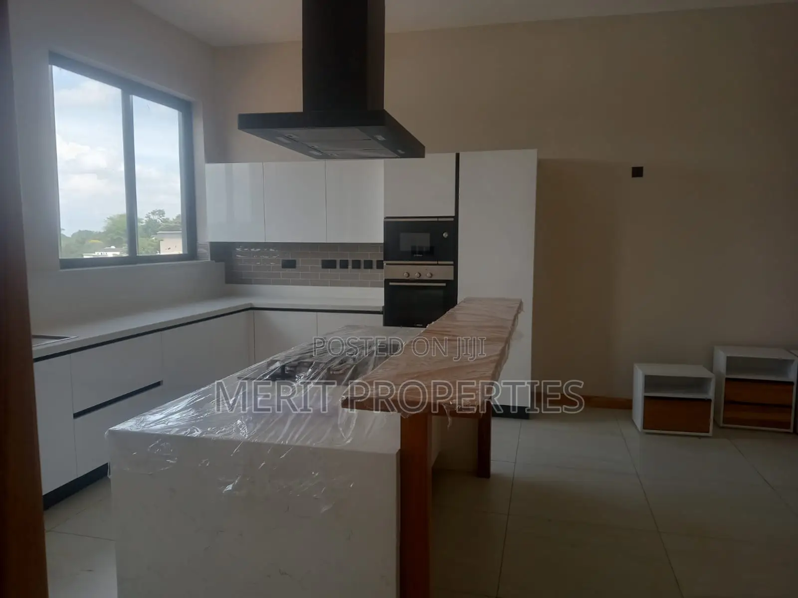 Luxurious Four Bedroom Apartment for Rent