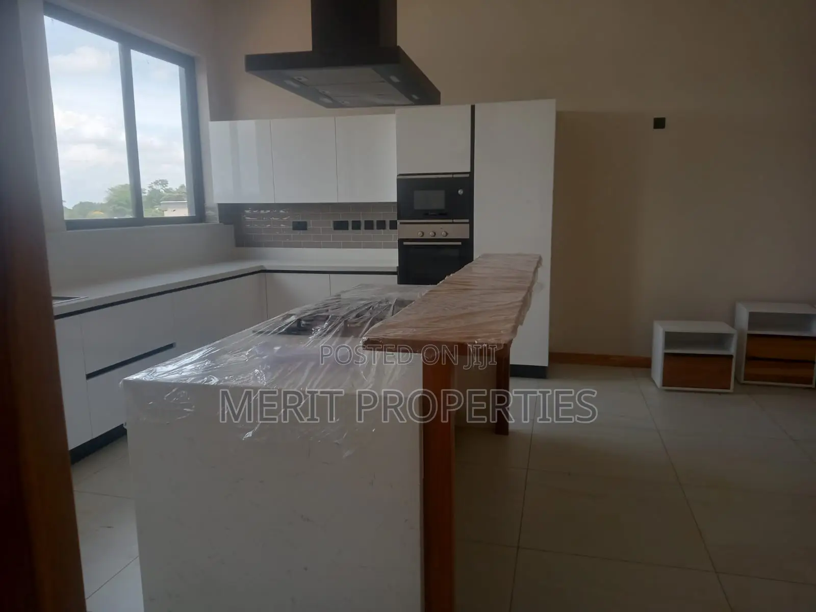 Luxurious Four Bedroom Apartment for Rent
