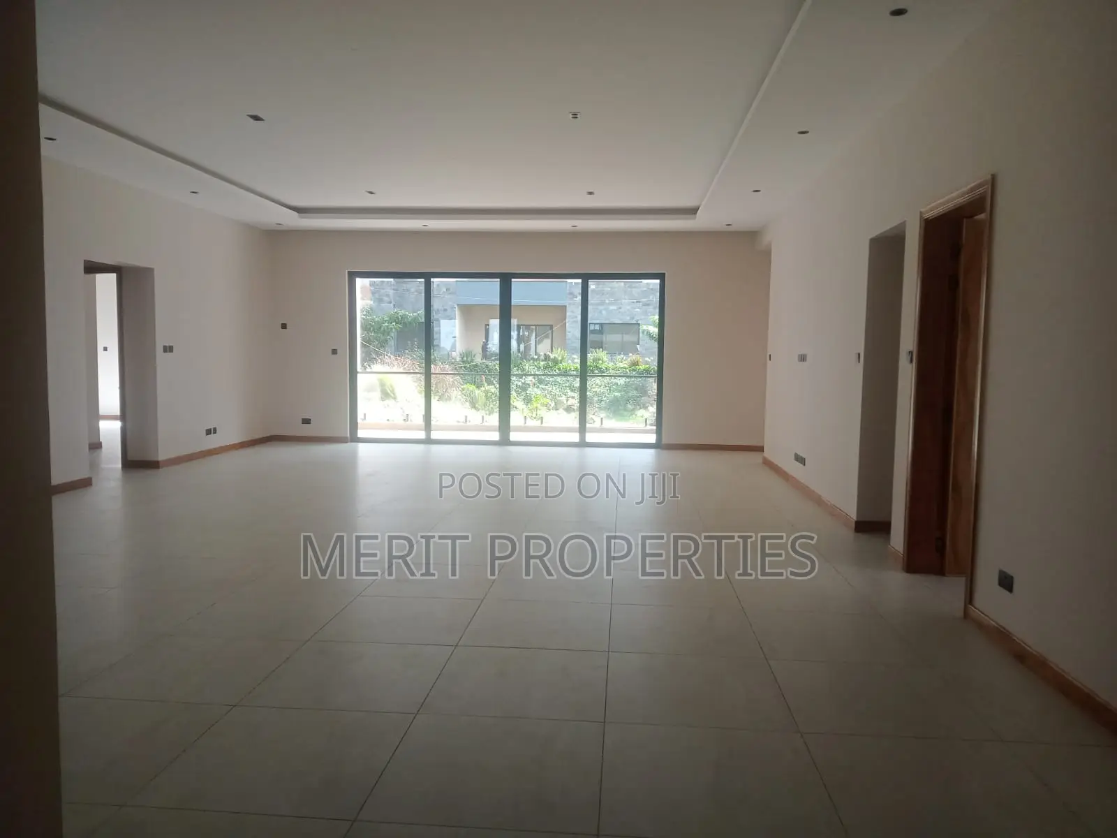 Luxurious Four Bedroom Apartment for Rent