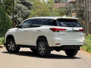 Toyota Fortuner 2019 White