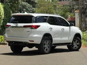 Toyota Fortuner 2019 White