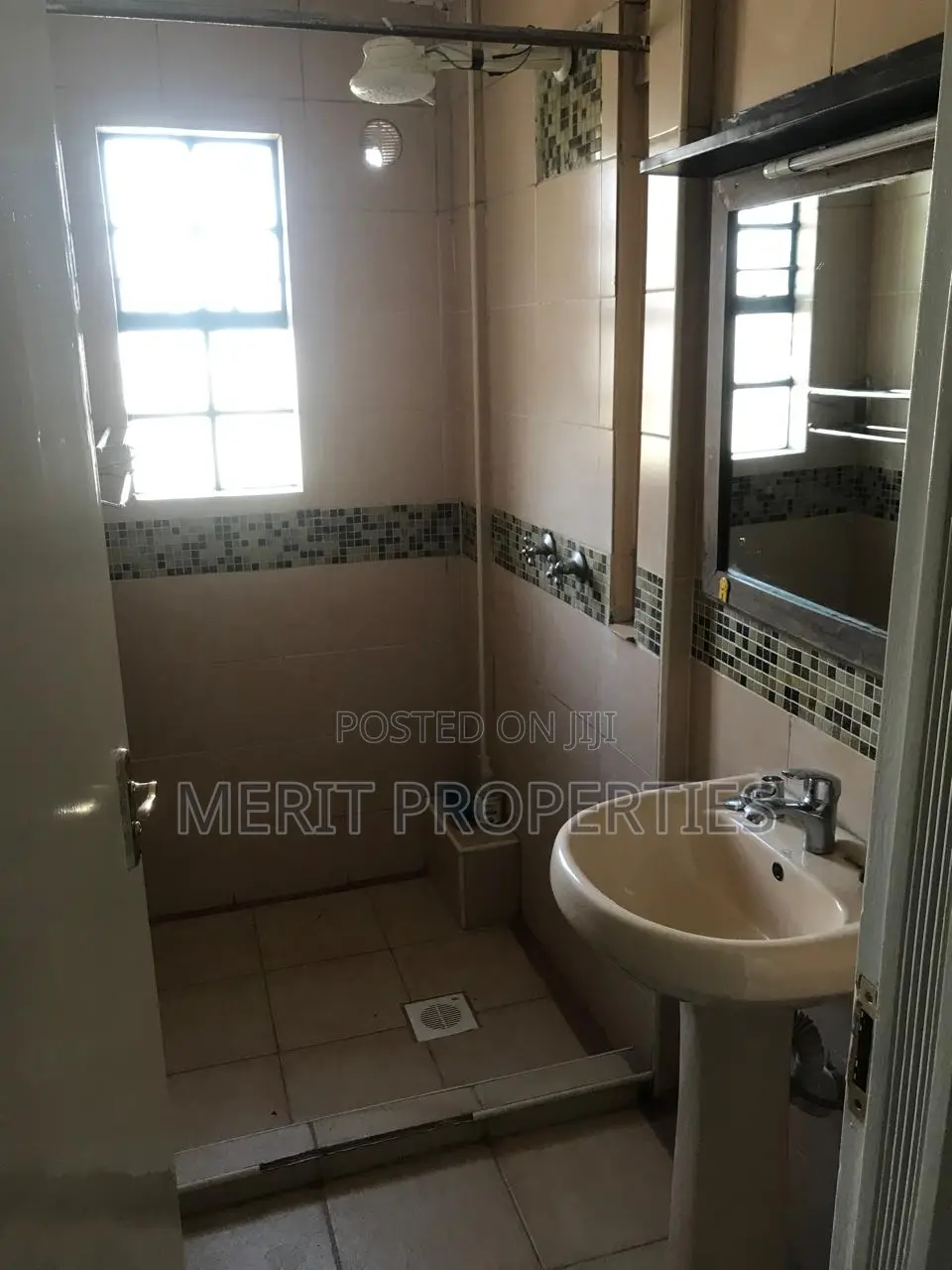 5bdrm House in Kyulu Court, Katani for rent