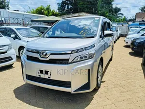 Toyota Voxy 2019 Silver