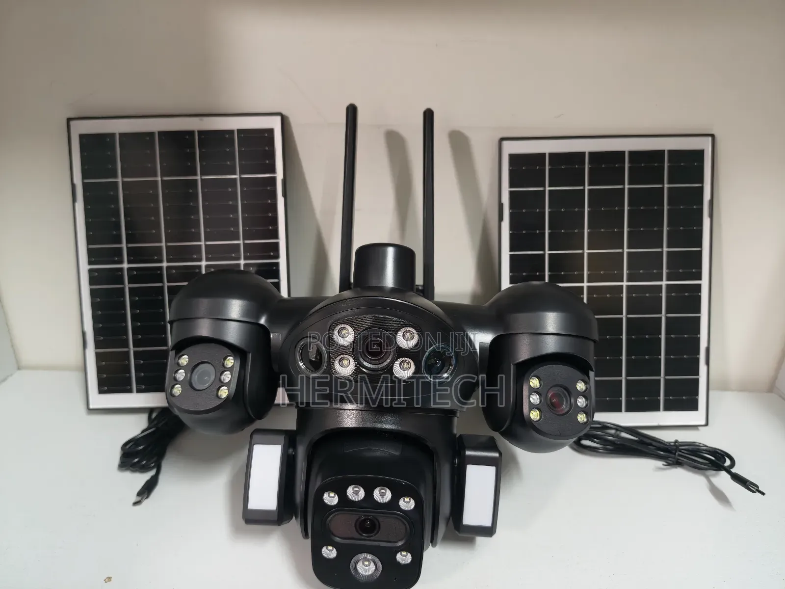 Premium Durable Quad Lens 4g Solar Powered CCTV Camera