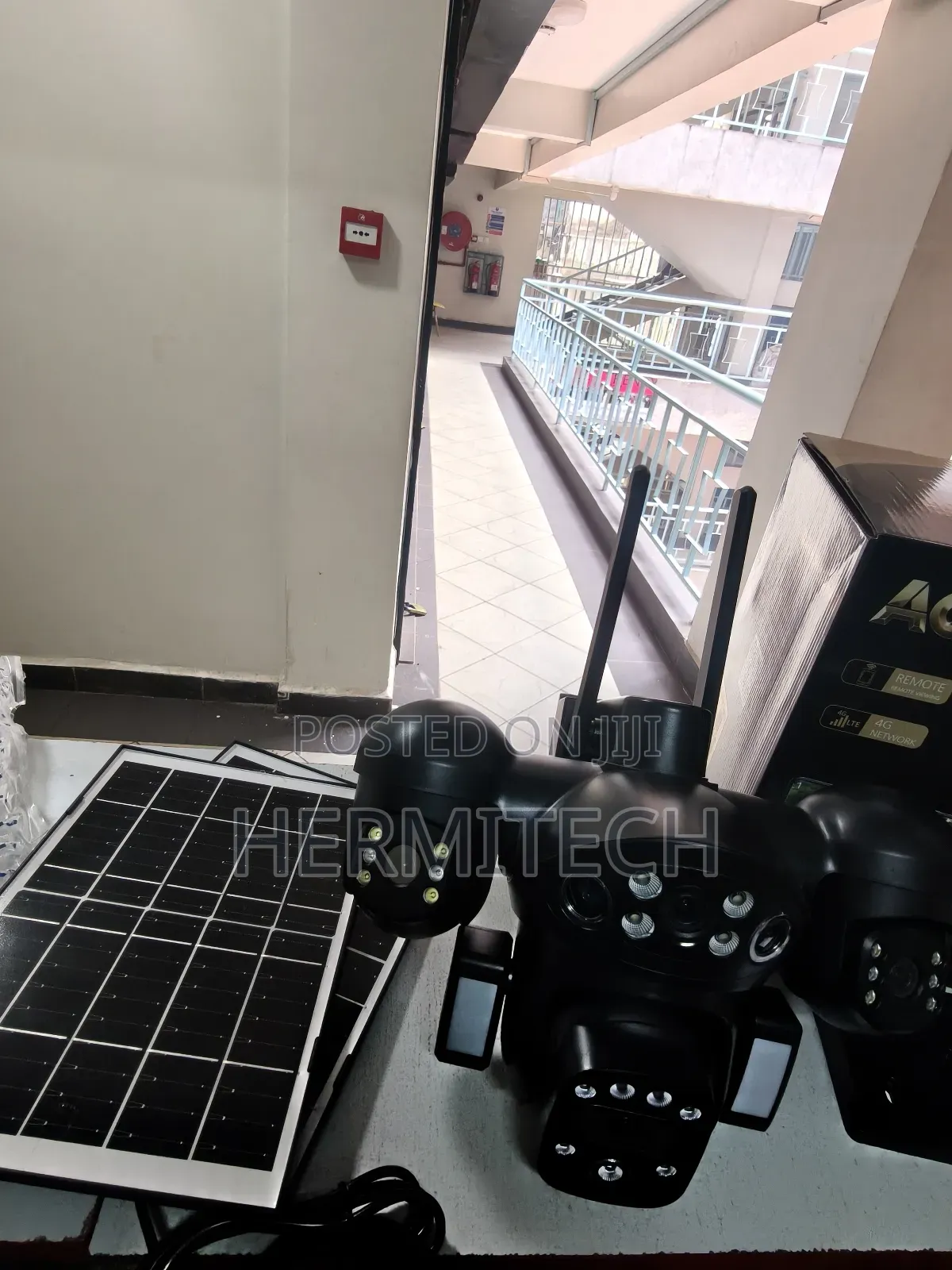 Pan-Tilt Function Quad 4lens Solar Powered 4g CCTV Build in Batteries