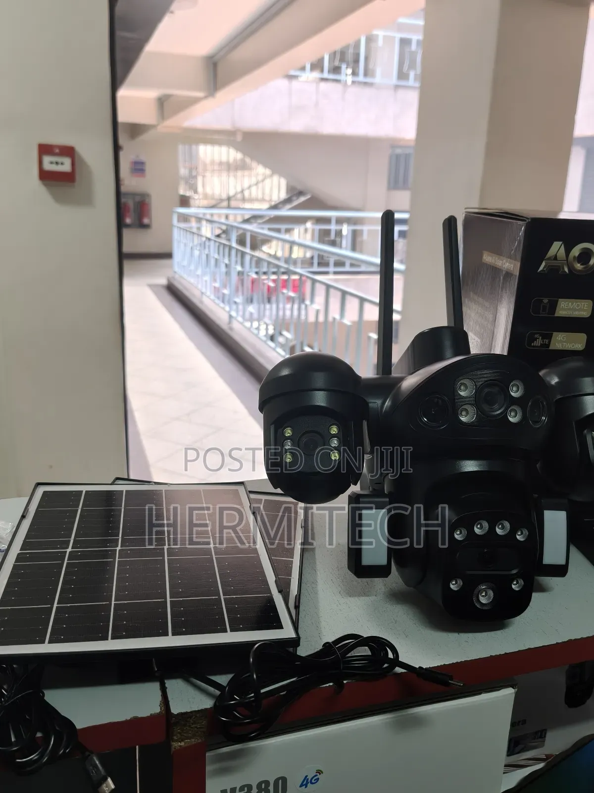 Pan-Tilt Function Quad 4lens Solar Powered 4g CCTV Build in Batteries
