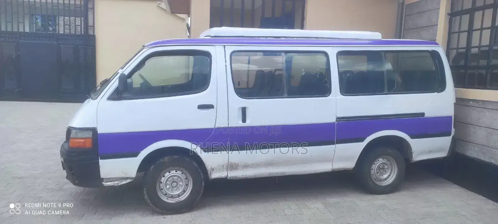 Toyota HiAce 2005 White