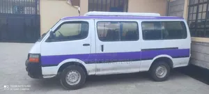 Toyota HiAce 2005 White