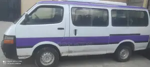 Toyota HiAce 2005 White