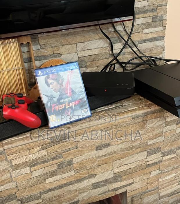 Playstation 4 Standard - thumbnail 2