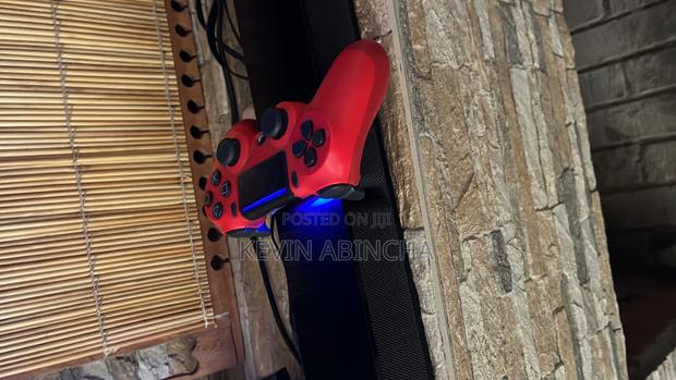 Playstation 4 Standard - thumbnail 5