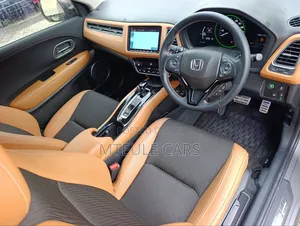 Honda Vezel 2020 Gold