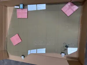 Sintruck Nx High Quality Door Glass for Prime Movers 371/380/400