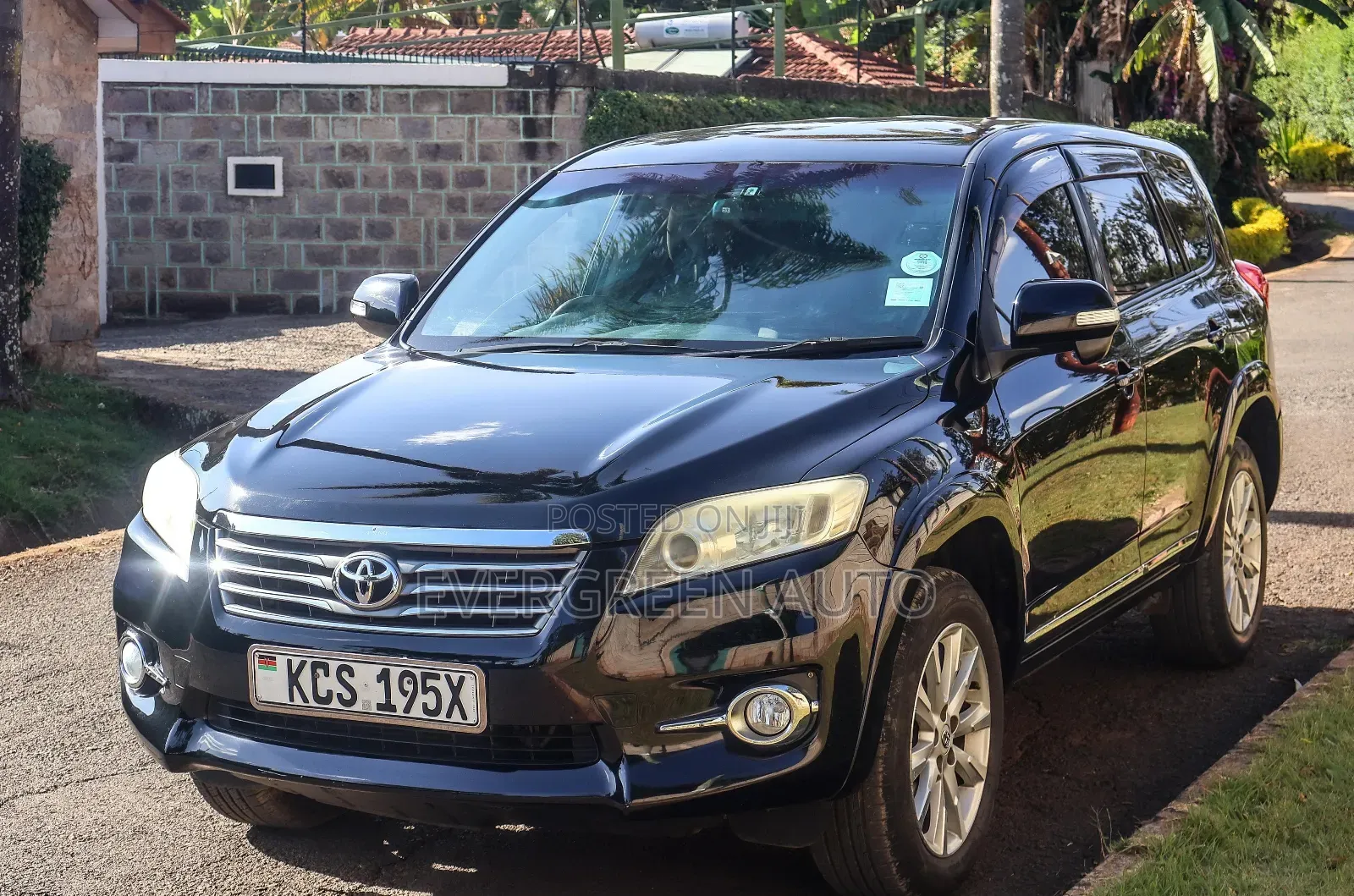 Toyota Vanguard 2011 Black