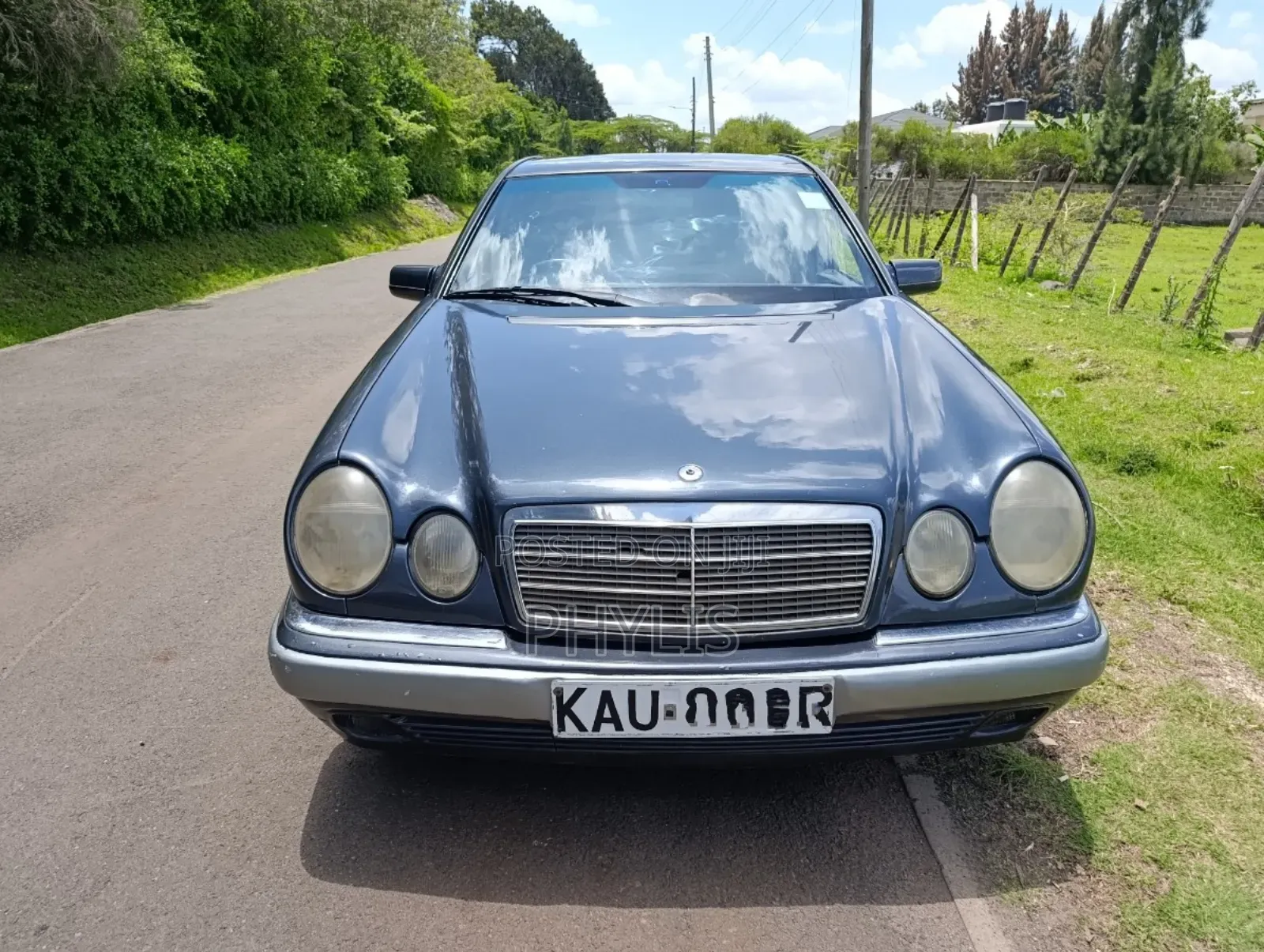 Mercedes-Benz E200 1998 Blue