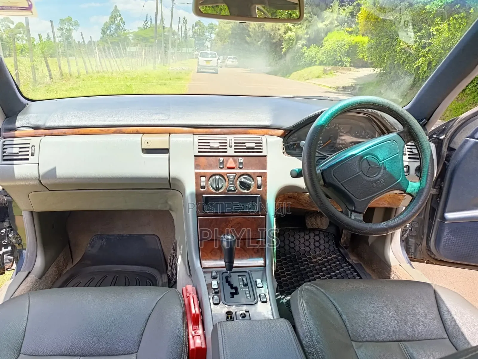 Mercedes-Benz E200 1998 Blue