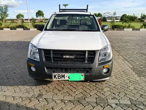 Isuzu D-MAX 2011 Off white