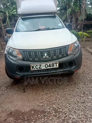 Mitsubishi L200 Club Cab 2.2 4WD 2020 White