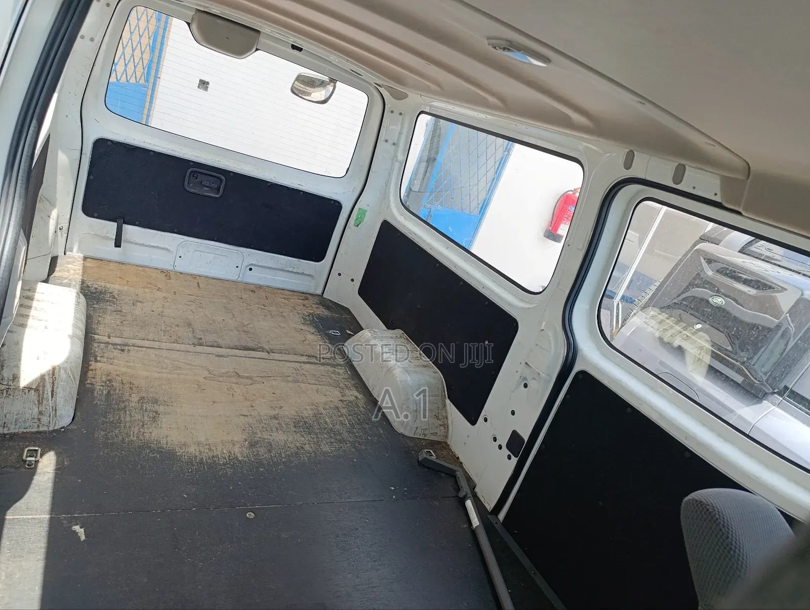 Nissan Caravan (Urvan) 2019 White